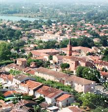 Vue aérienne de la commune de Villeneuve-Tolosane