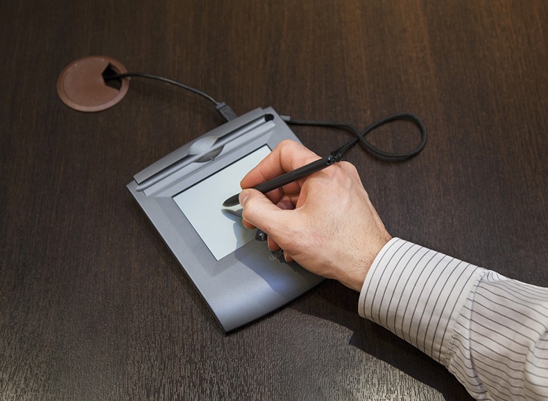 engagements pris par un couple concluant un pacs